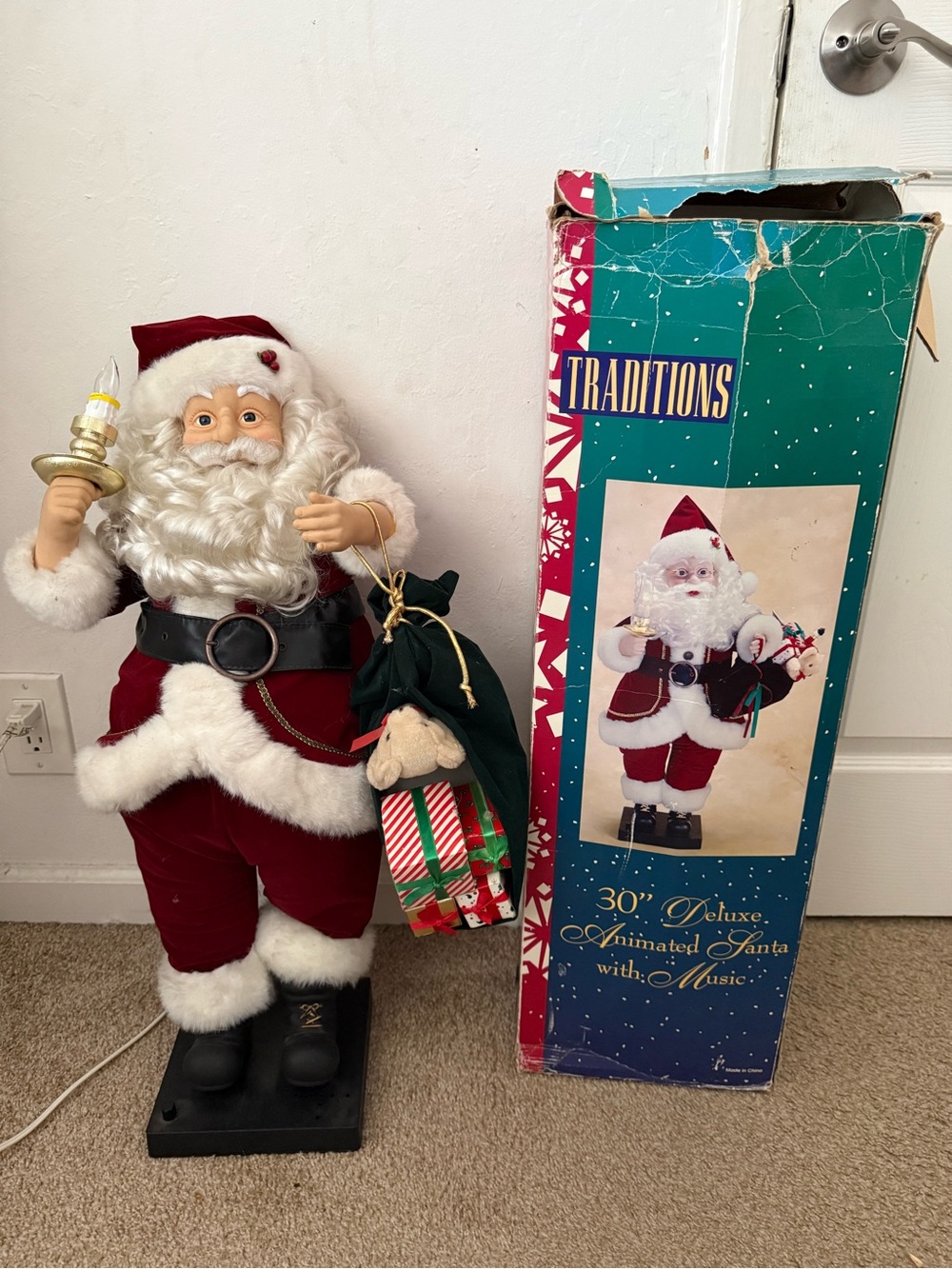 Vintage Traditions Deluxe Animated Santa Claus